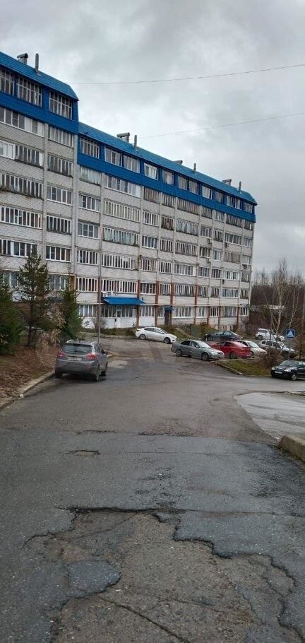 Продаётся готовый бизнес в центре города Чебоксары в микрорайоне Байконур по ул. Королева, д.4. Офисное помещение - пристрой к жилому зданию с отдельным входом общей площадью 27 м² - санузел, горячее и холодное водоснабжение, газовое отопление!!! Отапливаемое газом складское/производственное помещен