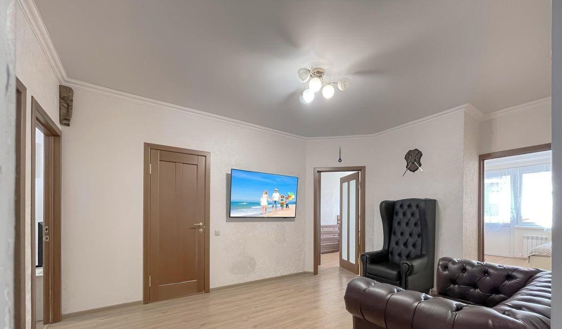 У вас большая шумная семья и вы цените комфорт без переплат - тогда это предложение точно для вас / 150 за квадрат такого предложения больше не будет !

Предлагаю купить квартиру в Анапе с видом на море / вид очень красивый но сегодня пасмурно позже фото добавлю

Квартира по - факту 4 комнатная / 3 